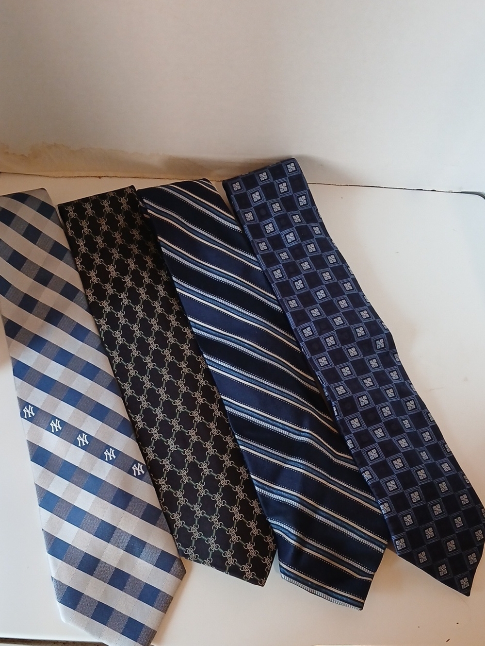 Men's Blue Patterned Necktie Collection Navy Blue New York Yankees Baseball Silk